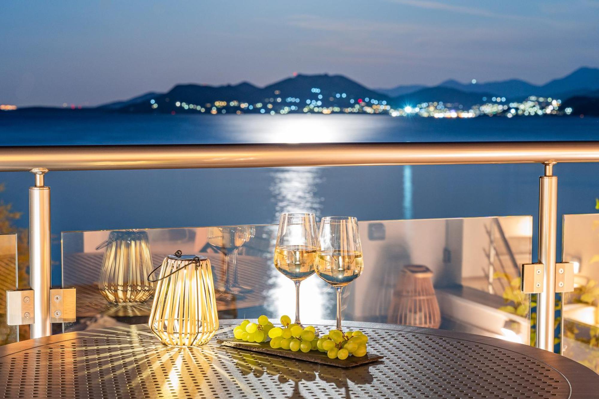 קוקארי 8Moons Boutique Apartments מראה חיצוני תמונה